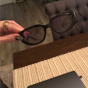 Vogue Elegant Black Sunglasses